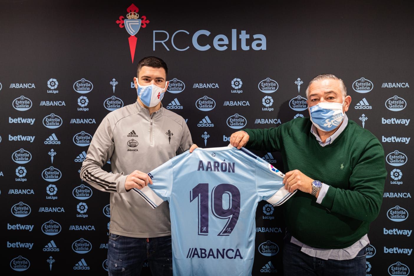  Aarón Martín, con la camiseta del Celta (foto: Celta)