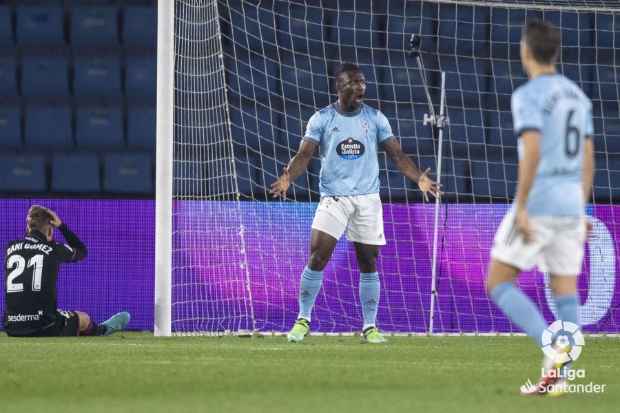  Aidoo, durante el Celta-Levante.