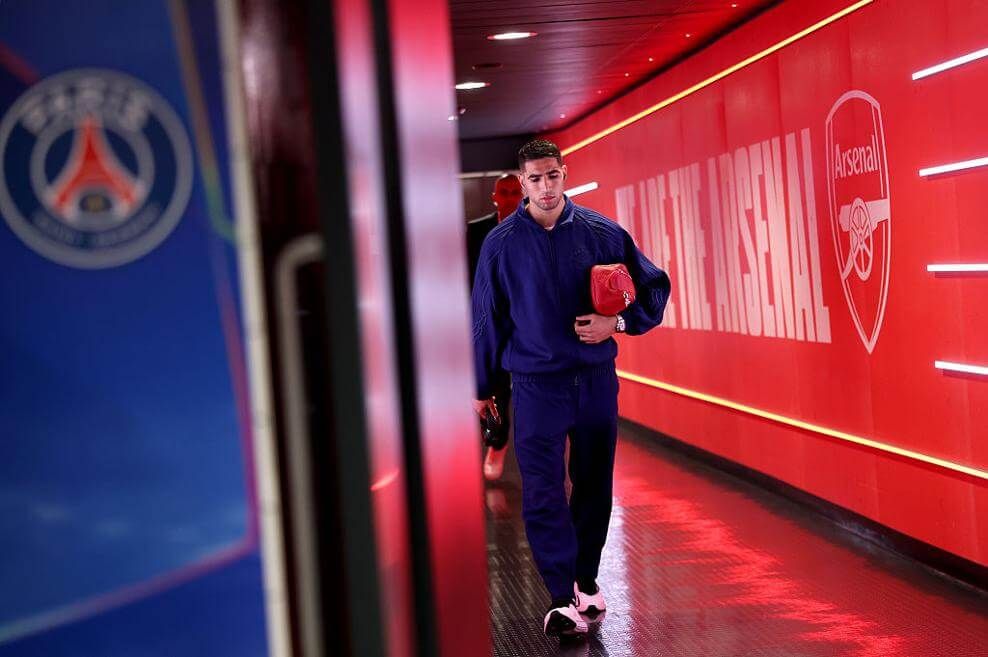  Achraf Hakimi a su llegada al Emirates.