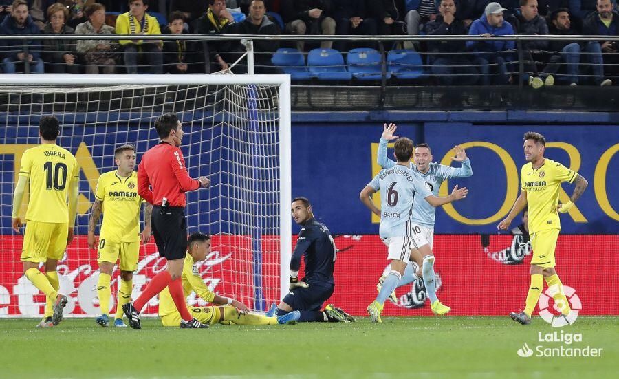  Aspas celebra su primer gol ante el Villarreal.