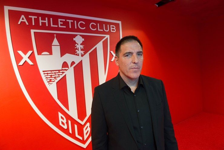  Eduardo Berizzo en el interior de San Mamés.