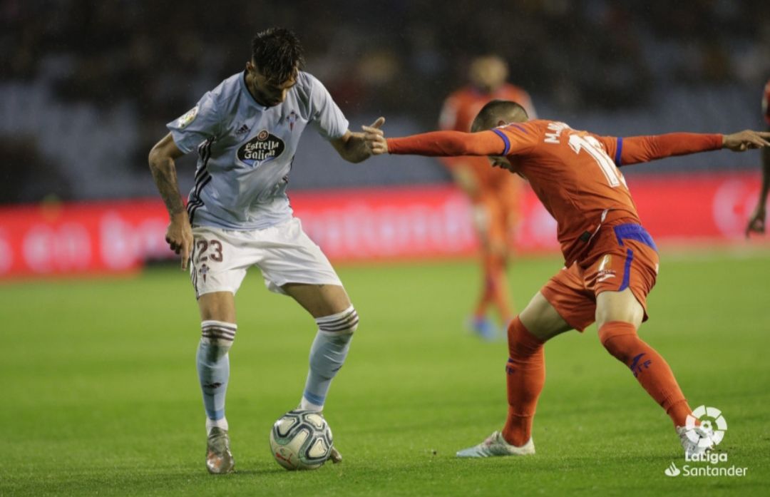  Brais Méndez controla el esférico durante el Celta-Getafe.