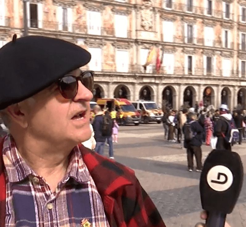  Seguidor del Real Madrid atiende a ElDesmarque