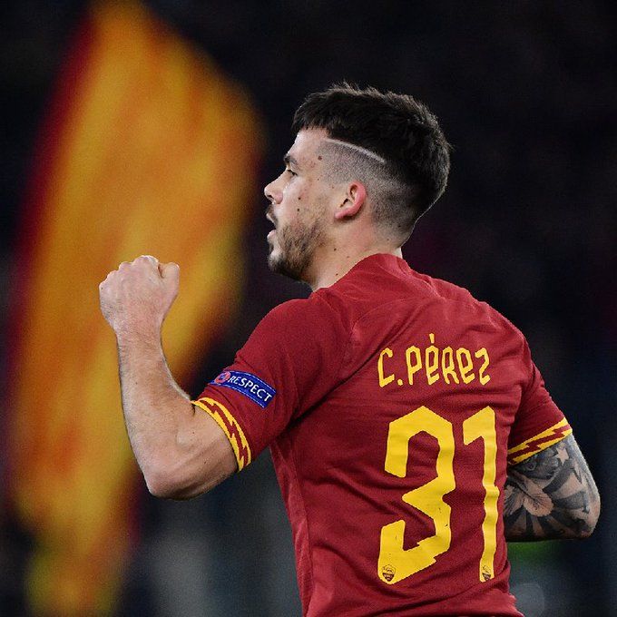  Carles Pérez celebra su primer gol con la Roma.