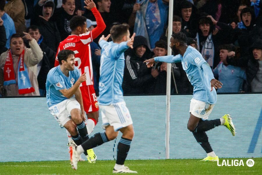 Bamba celebra su gol al Almería.