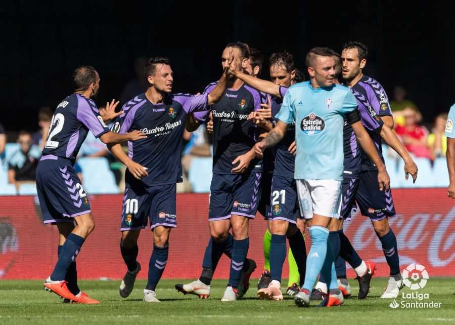  Los jugadores del Real Valladolid celebran el gol de Óscar Plano al Celta en Balaídos.
