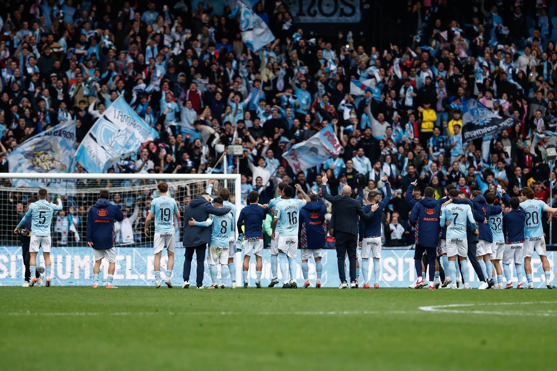  Celebración del Celta de Vigo con Balaídos tras remontar al Betis.