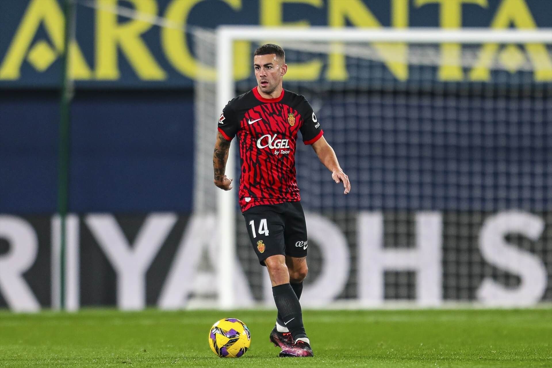  Dani Rodríguez, con la pelota en el Villarreal-Mallorca.