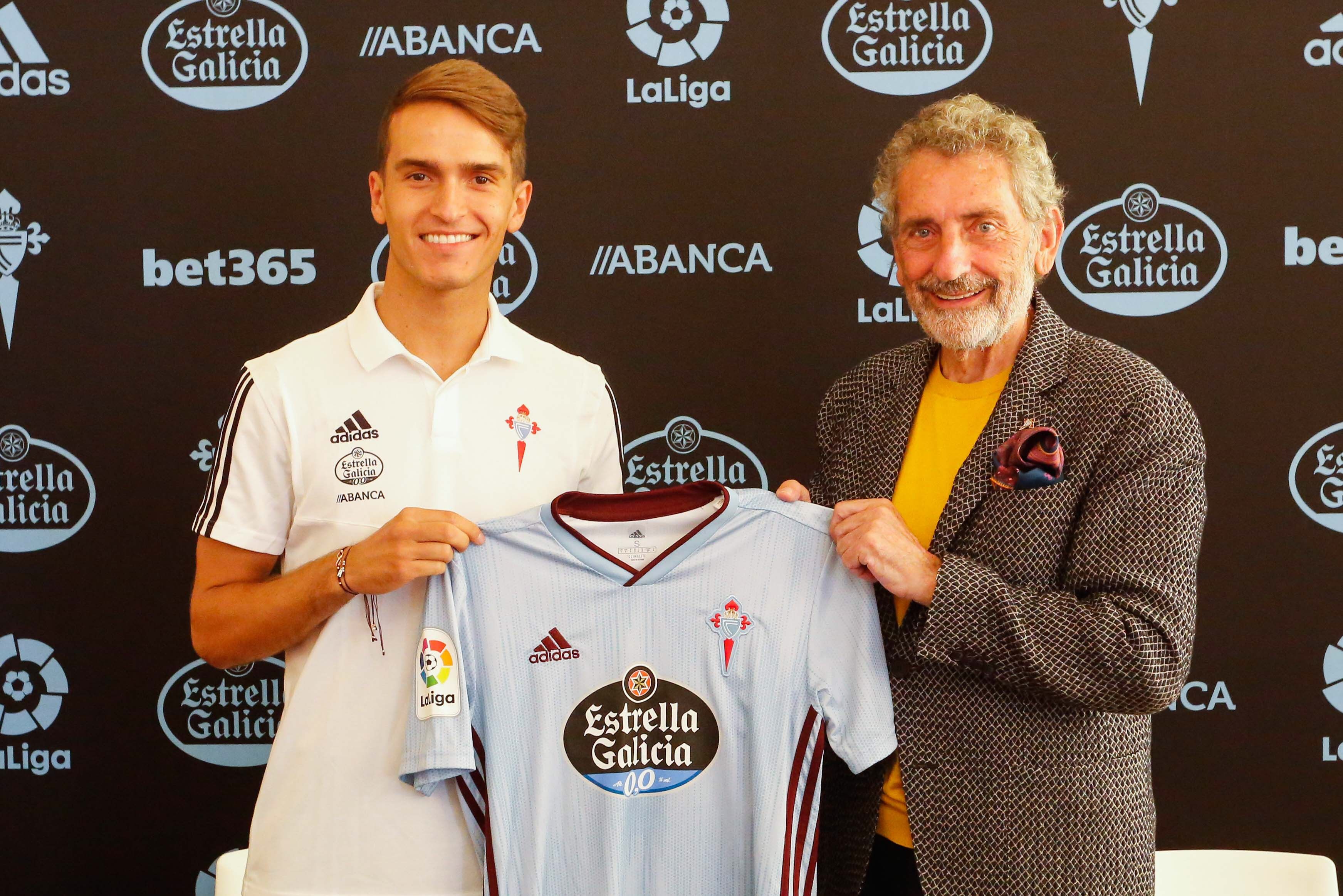  Denis Suárez junto al presidente del Celta, Carlos Mouriño.