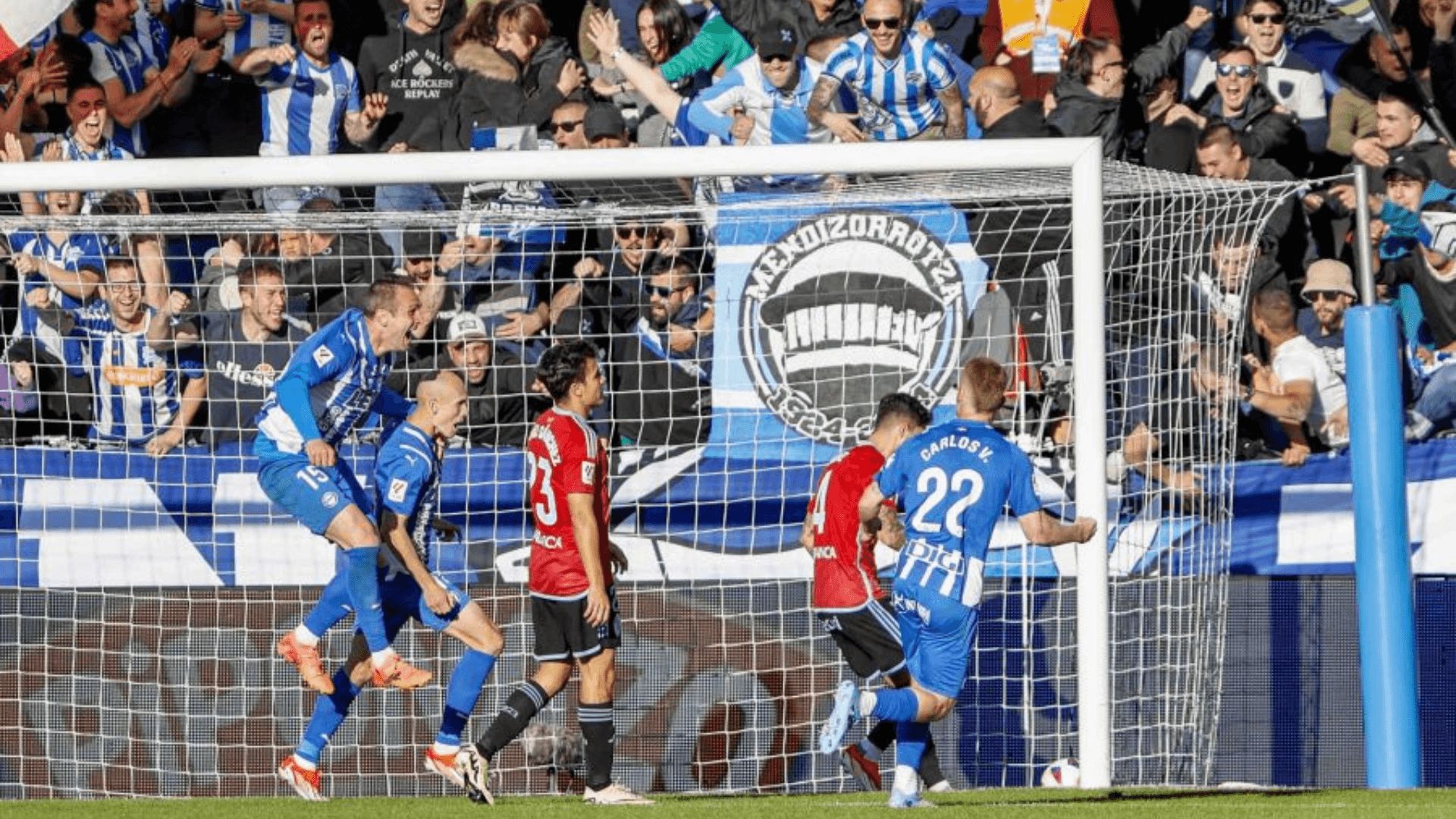  El Deportivo Alavés celebra uno de los goles ante el Celta.