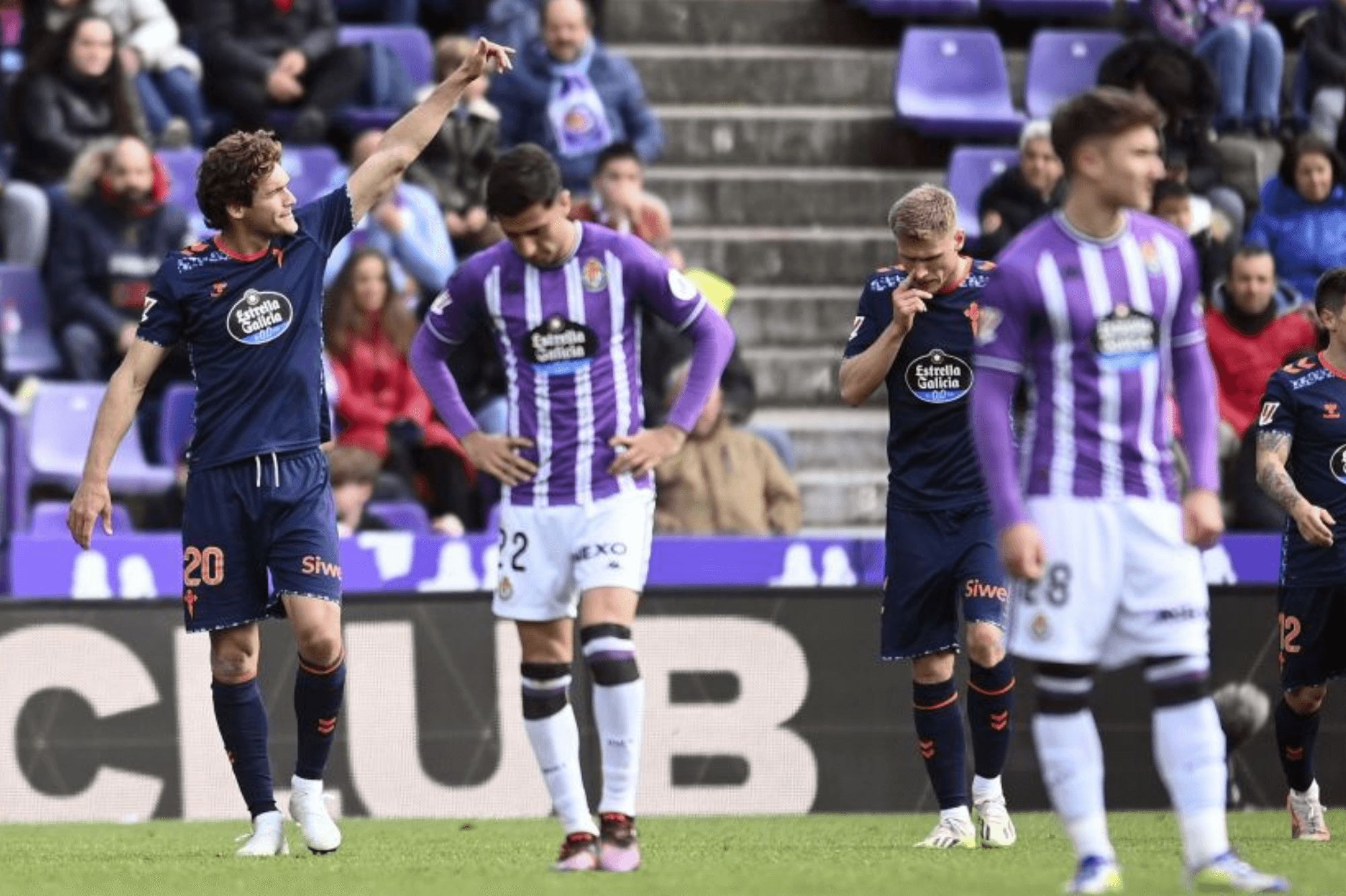  Marcos Alonso celebra su gol ante el Valladolid.