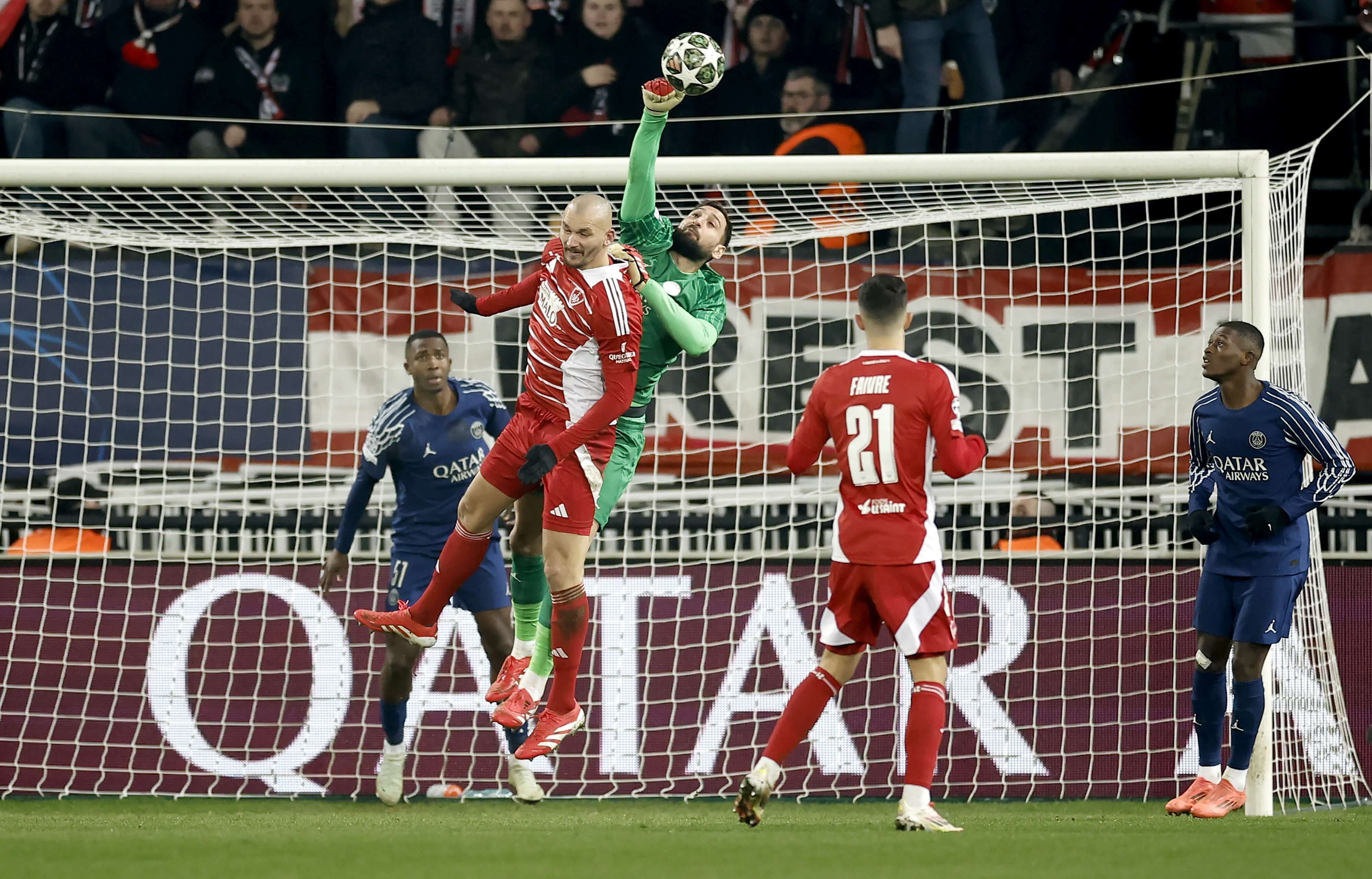  Donnarumma, durante el Stade Brestois-PSG.