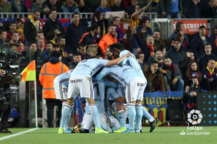  El Celta celebra el gol de Olaza en el Camp Nou.