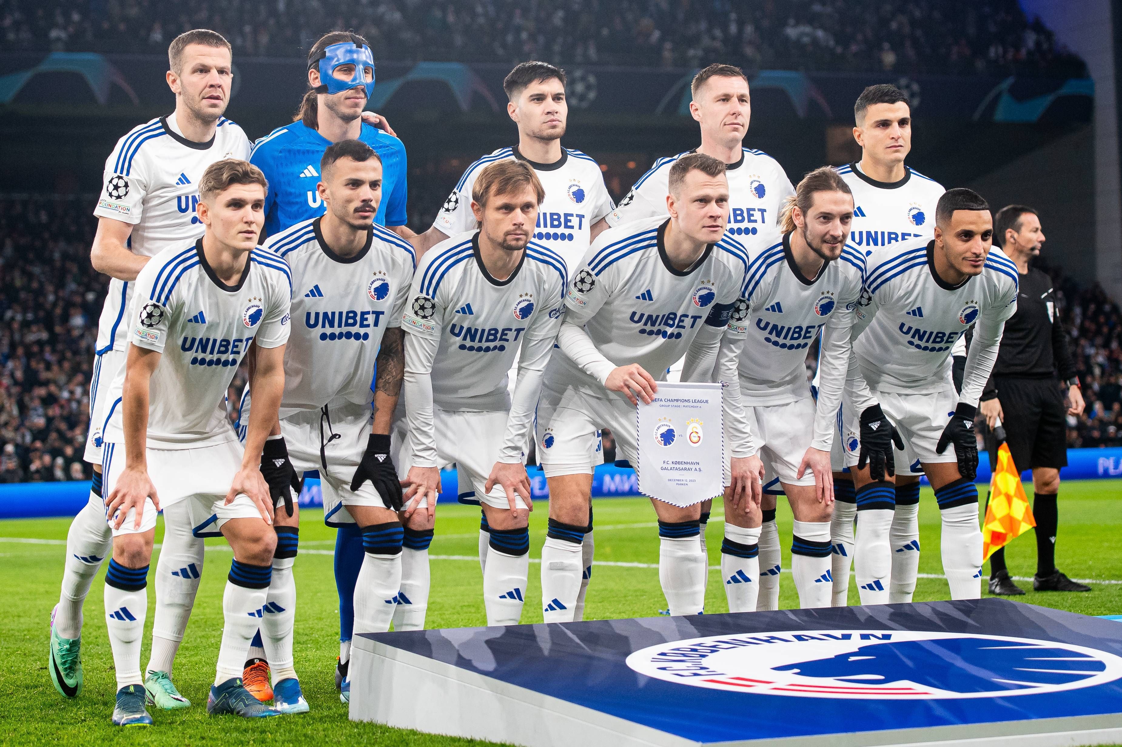 El Copenhague antes de jugar su partido de Champions.