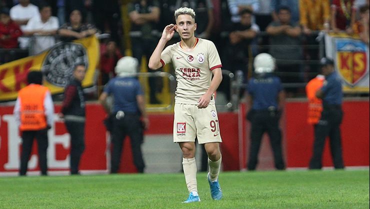  Emre Mor, durante un partido con el Galatasaray.
