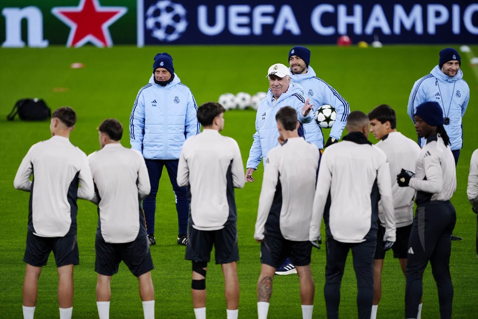  El Real Madrid entrenando en Anfield
