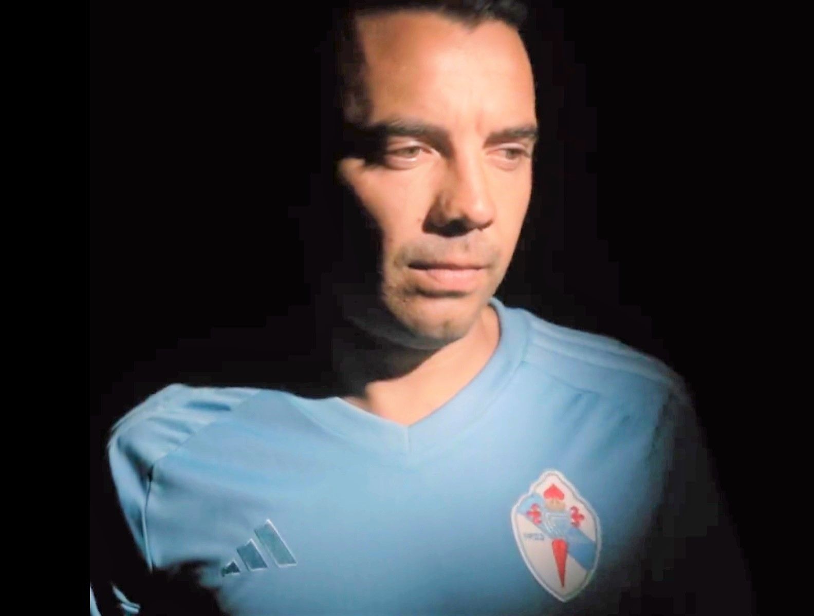 Iago Aspas, con la nueva camiseta del Celta de Vigo.