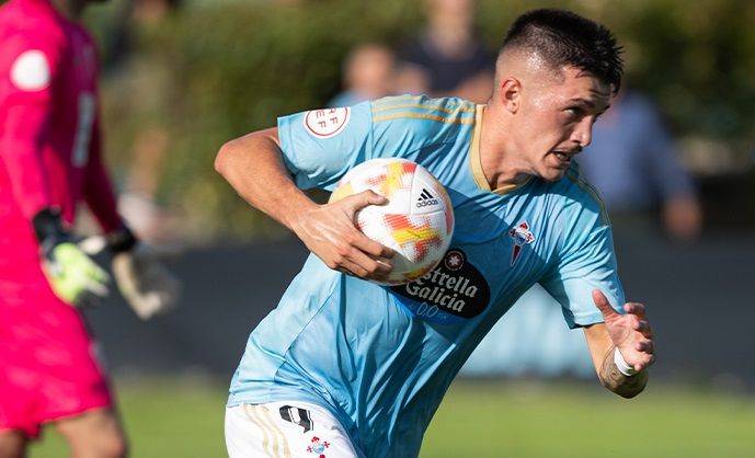  Lauti celebra un gol.