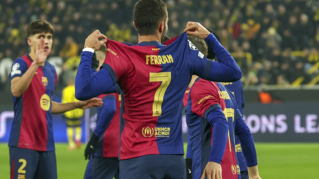  Ferran Torres celebrando un gol en Dortmund