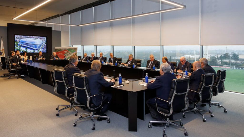  La junta directiva del Real Madrid reunida (Real Madrid)