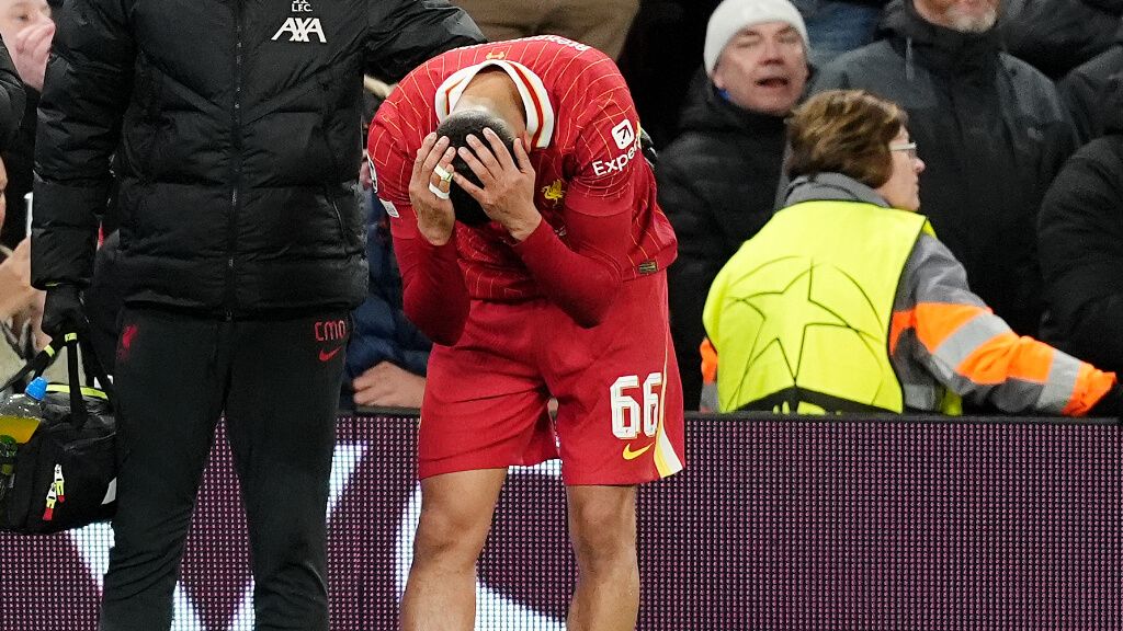 Trent Alexander-Arnold lesionado contra el PSG (Cordon Press)
