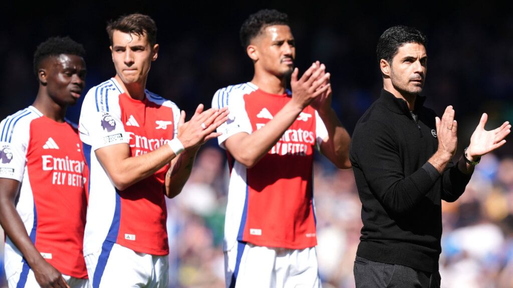  Los jugadores del Arsenal y Mikel Arteta (Cordon Press)