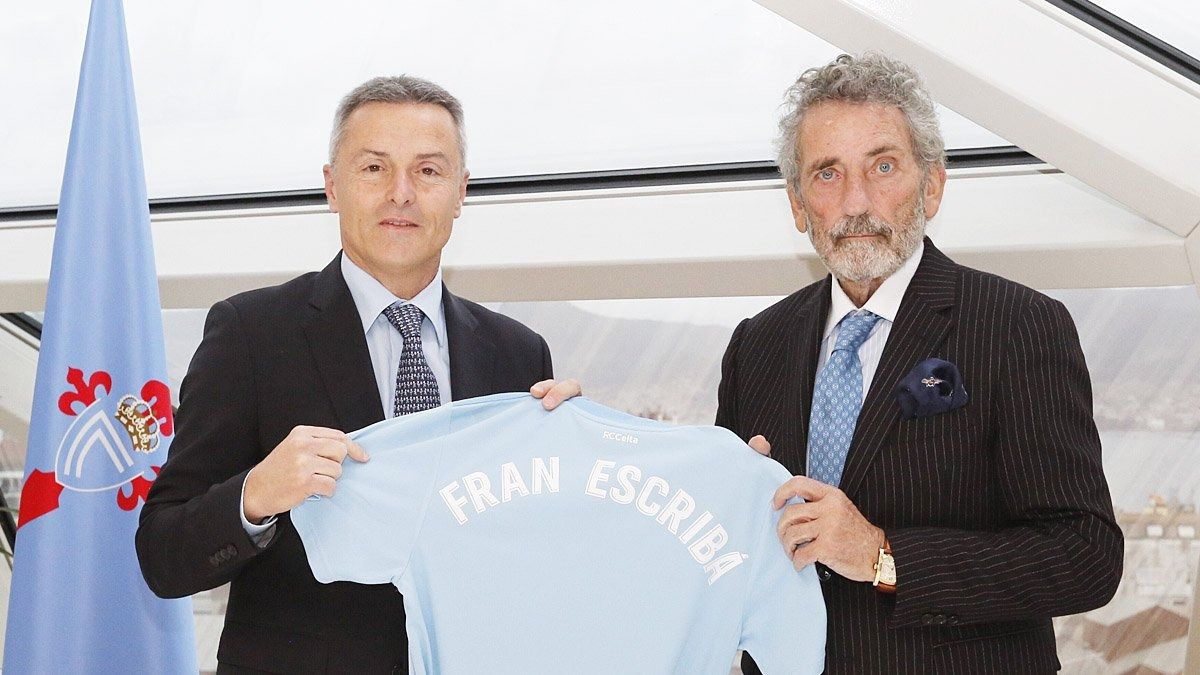 Fran Escribá, junto a Carlos Mouriño, durante su presentación.