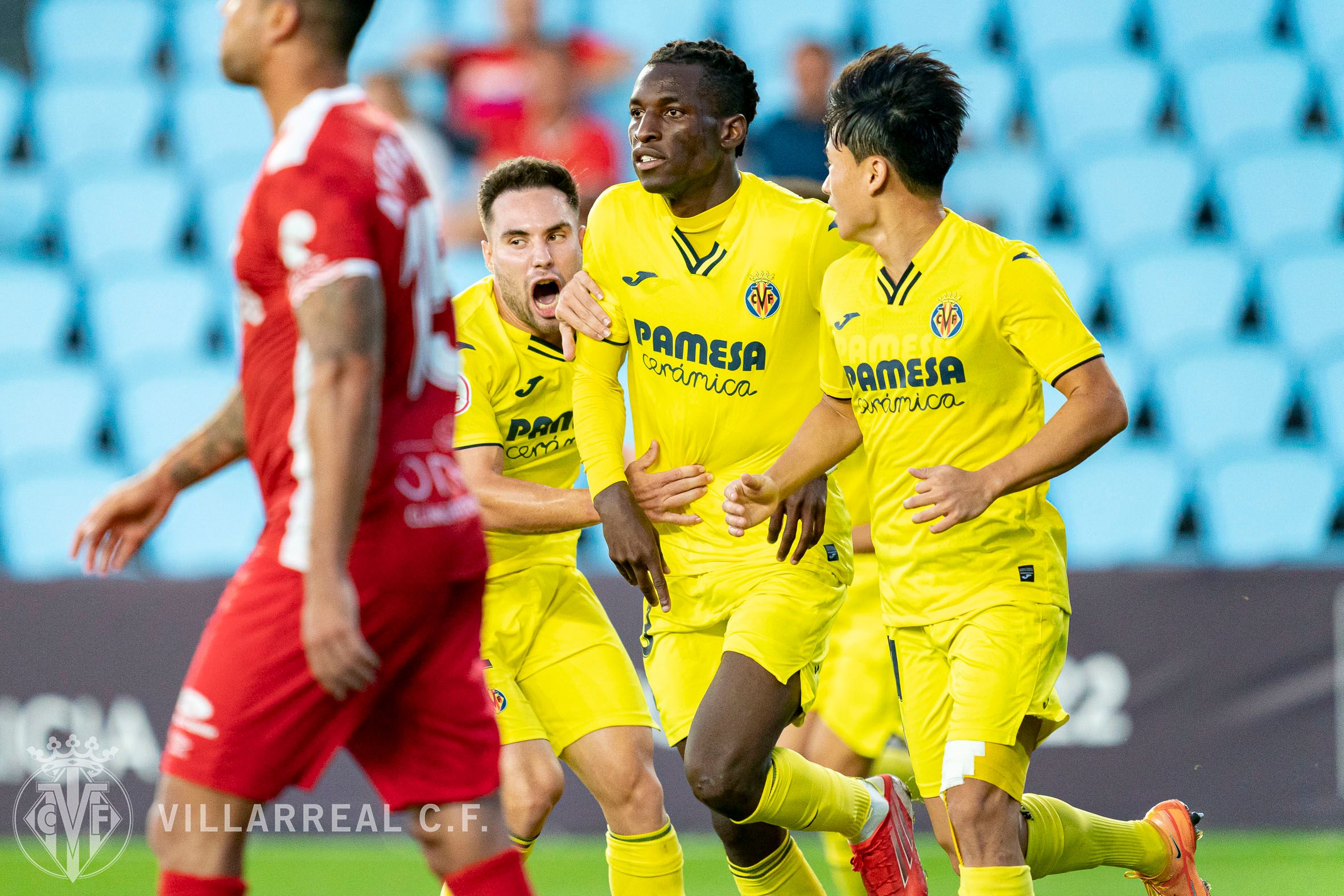  Nico Jackson celebra su gol en Balaídos con el Villarreal B.