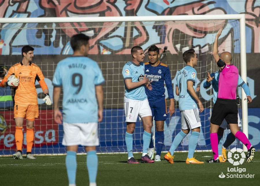  Galhardo ante el Real Madrid en Balaídos.