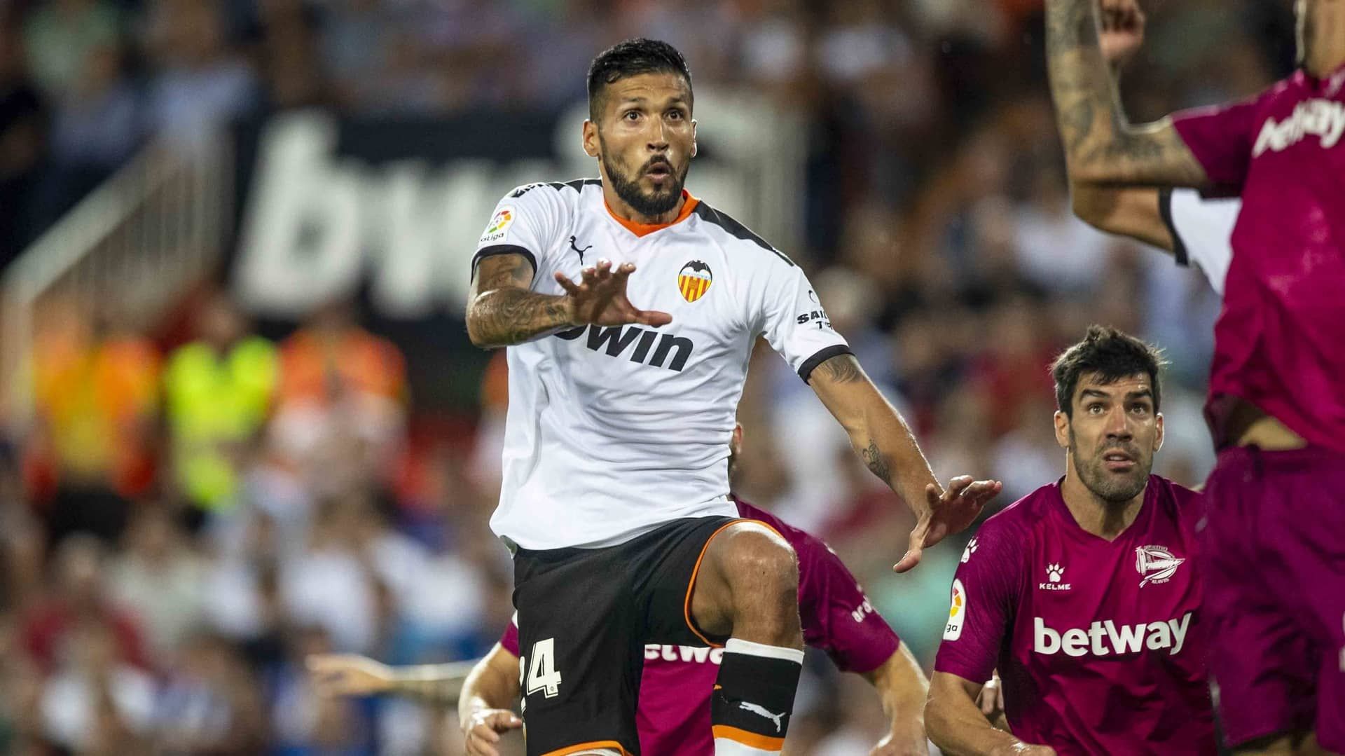  Garay ante el Alavés