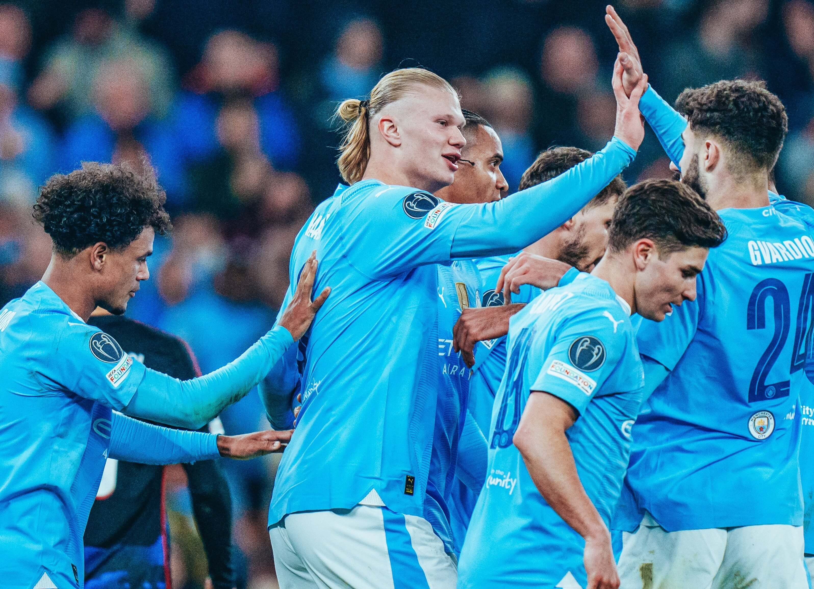 Los jugadores del Manchester City celebran el gol de Haaland al Copenhage.