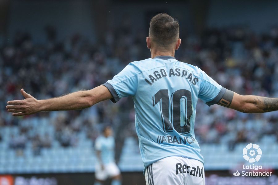 Iago Aspas protesta durante el Celta-Sevilla.
