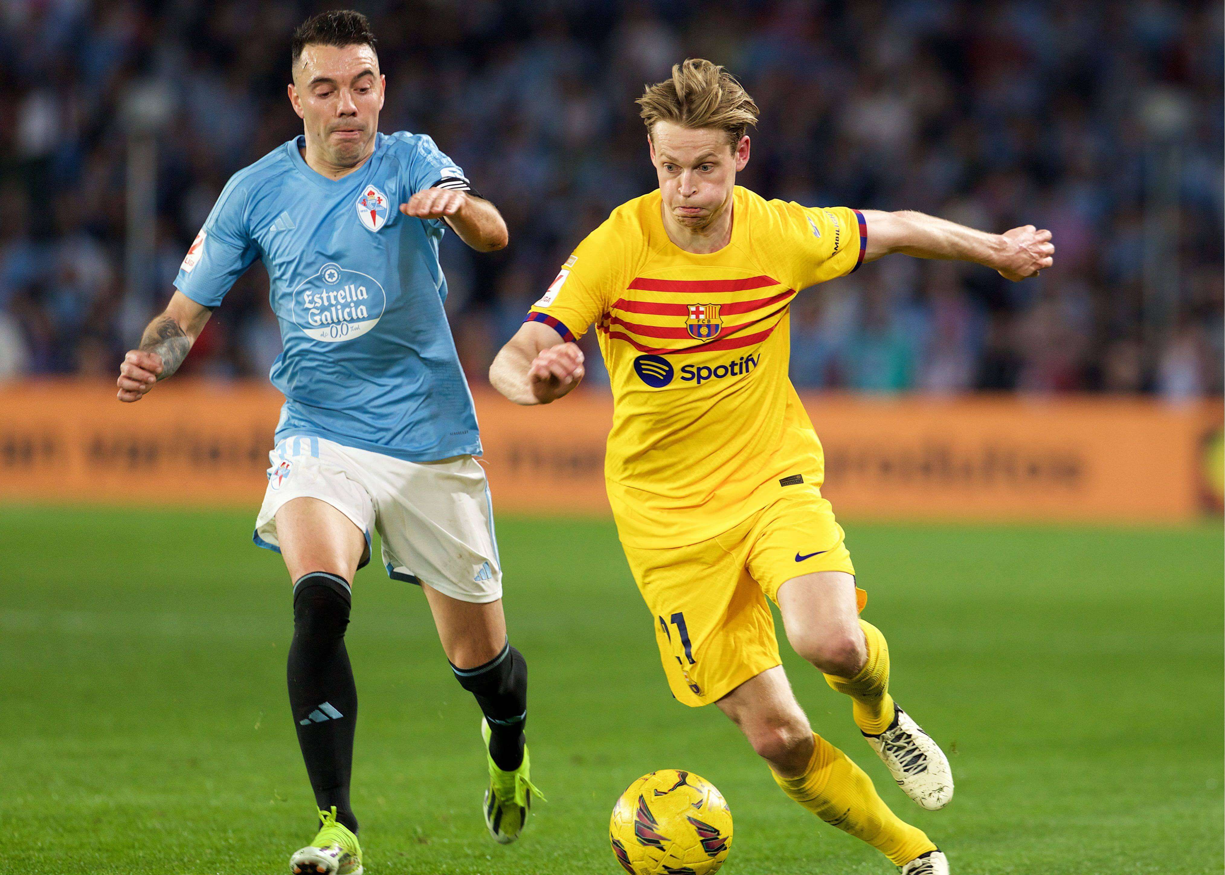 Iago Aspas y Frenkie De Jong en LaLiga EA Sports (Cordon Press)