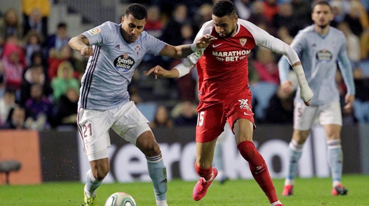  Murillo defendiendo el balón.