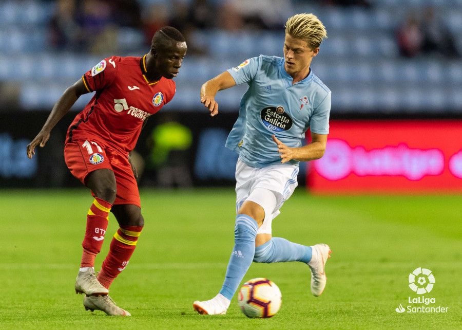 Mathias Jensen, durante el partido ante el Getafe.