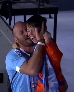  Leví y Roque celebrando el gol de Aspas.