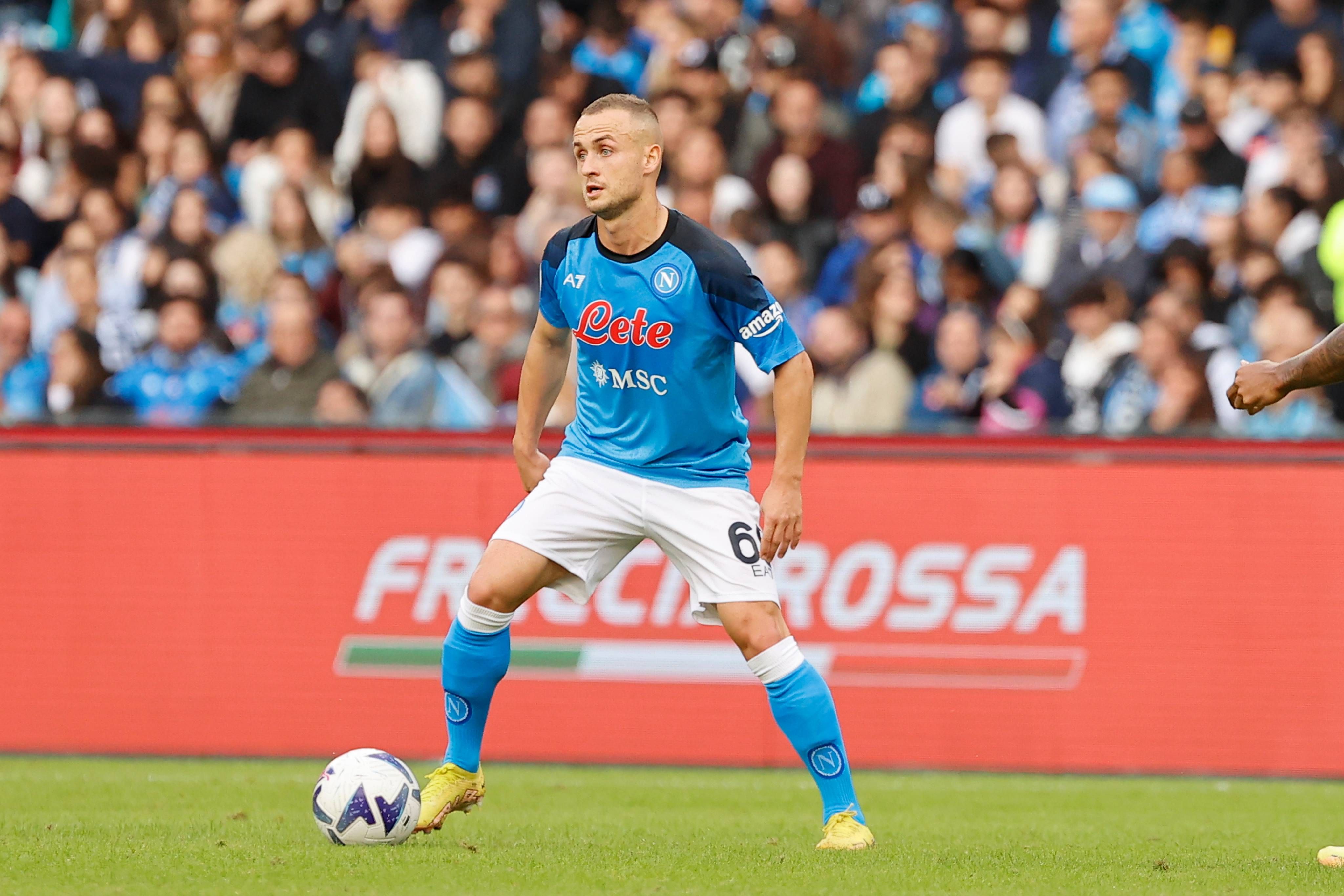 Lobotka, en un partido con el Napoli.