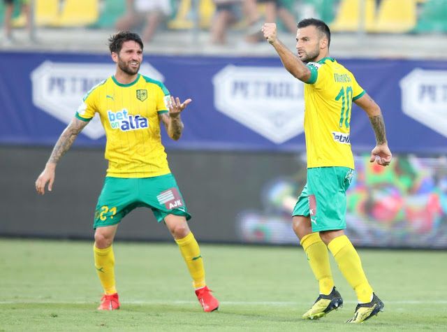  Carles Planas, durante su etapa en el AEK Larnaca.