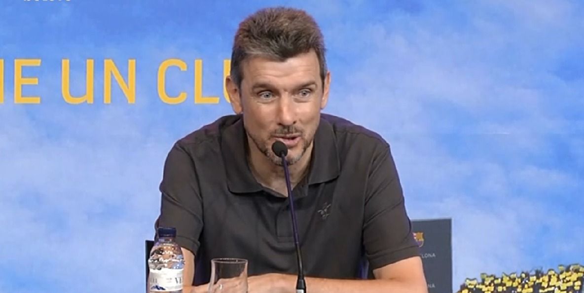  Unzué, durante su rueda de prensa.