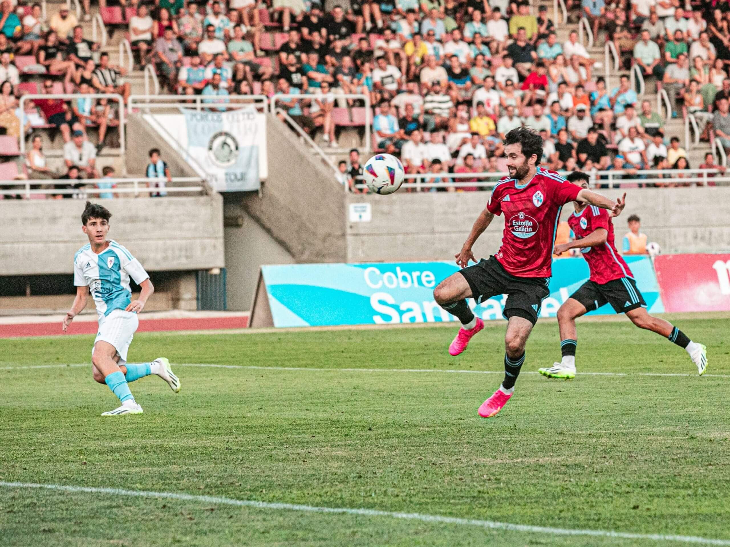 Jorge Sálamo en un amistoso contra el Celta (Foto: SD Compostela).