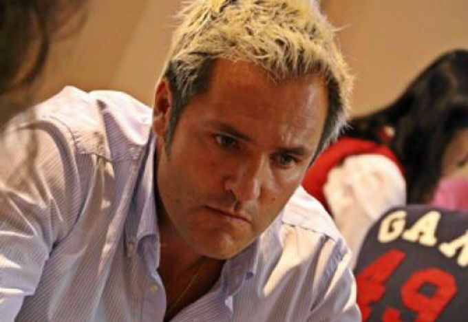 Santi Cañizares con semblante serio.