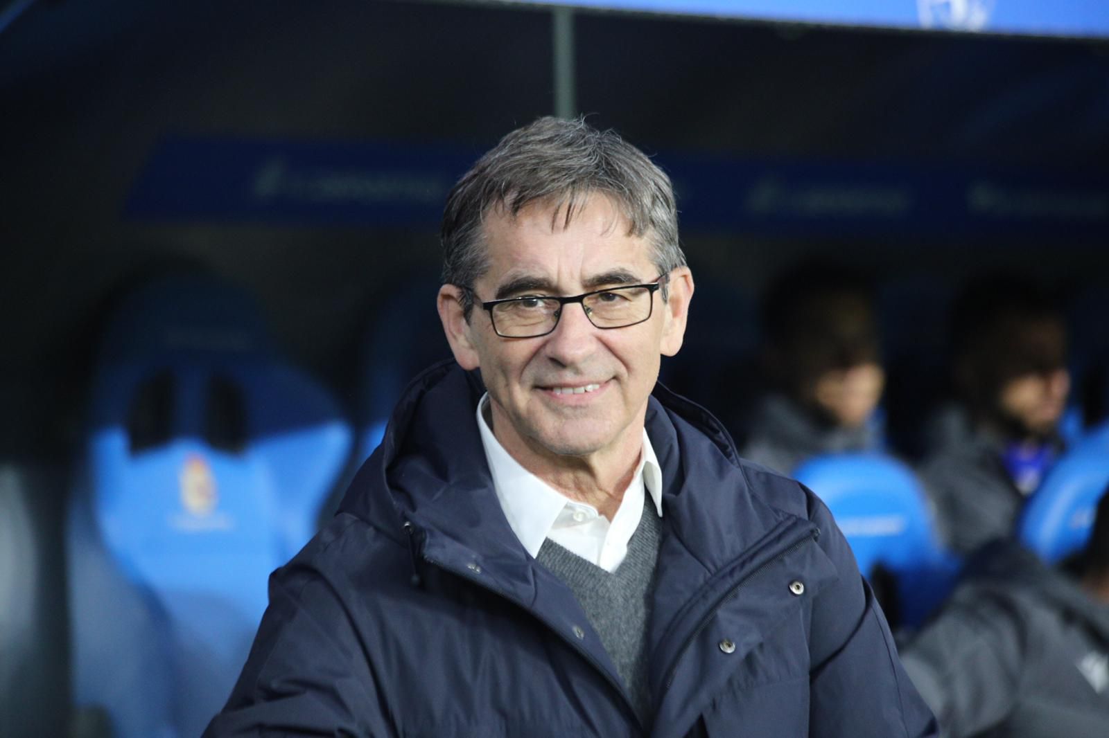 Fernando Vázquez, en su regreso a Riazor como entrenador del Dépor ante el Racing.