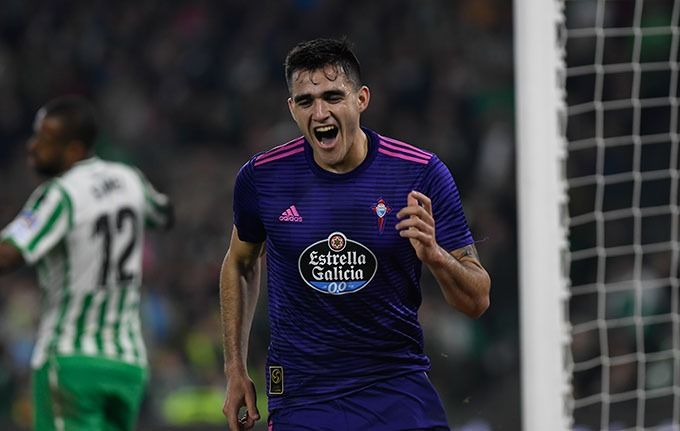  Maxi Gómez celebrando uno de sus goles al Betis.