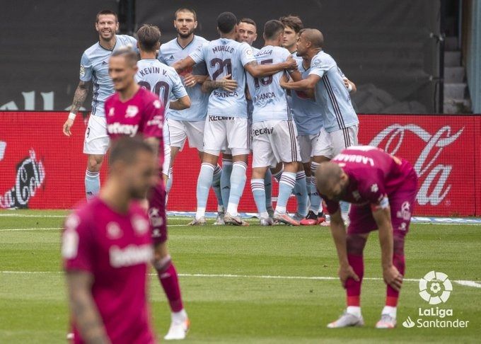  Los celestes celebrando un gol.