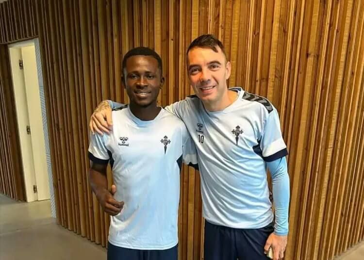  Bernard Somuah y Iago Aspas.