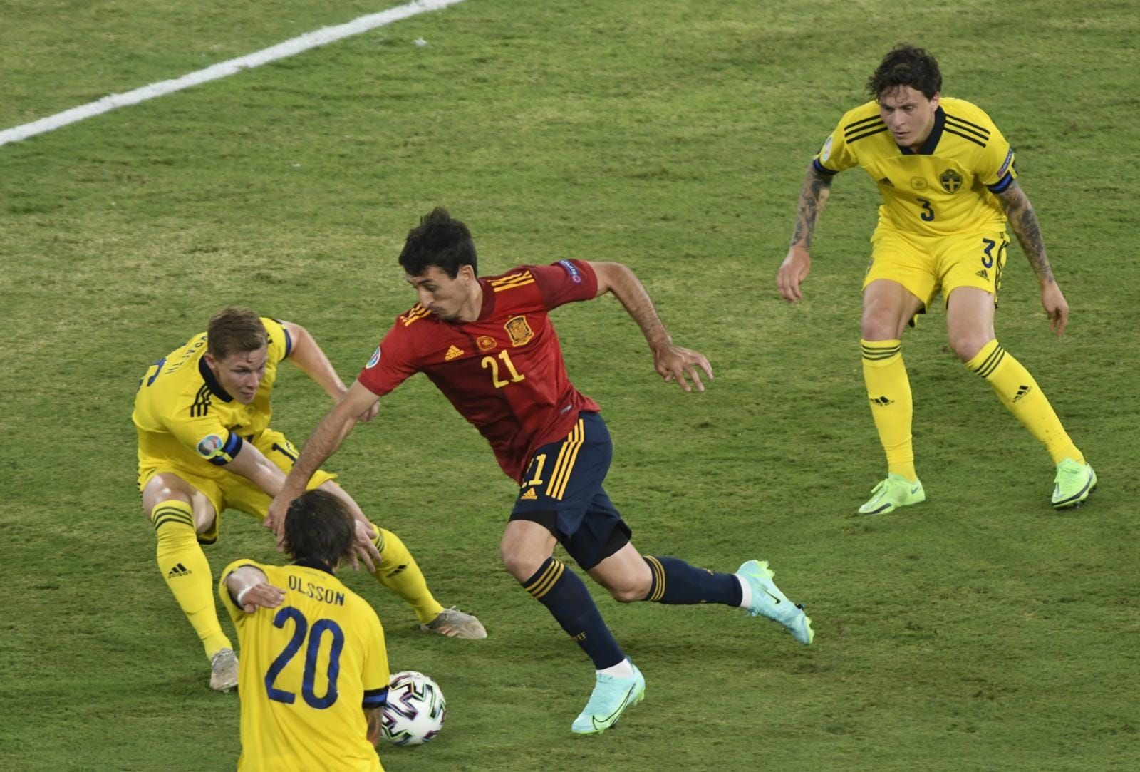 Mikel Oyarzabal, durante el España-Suecia.