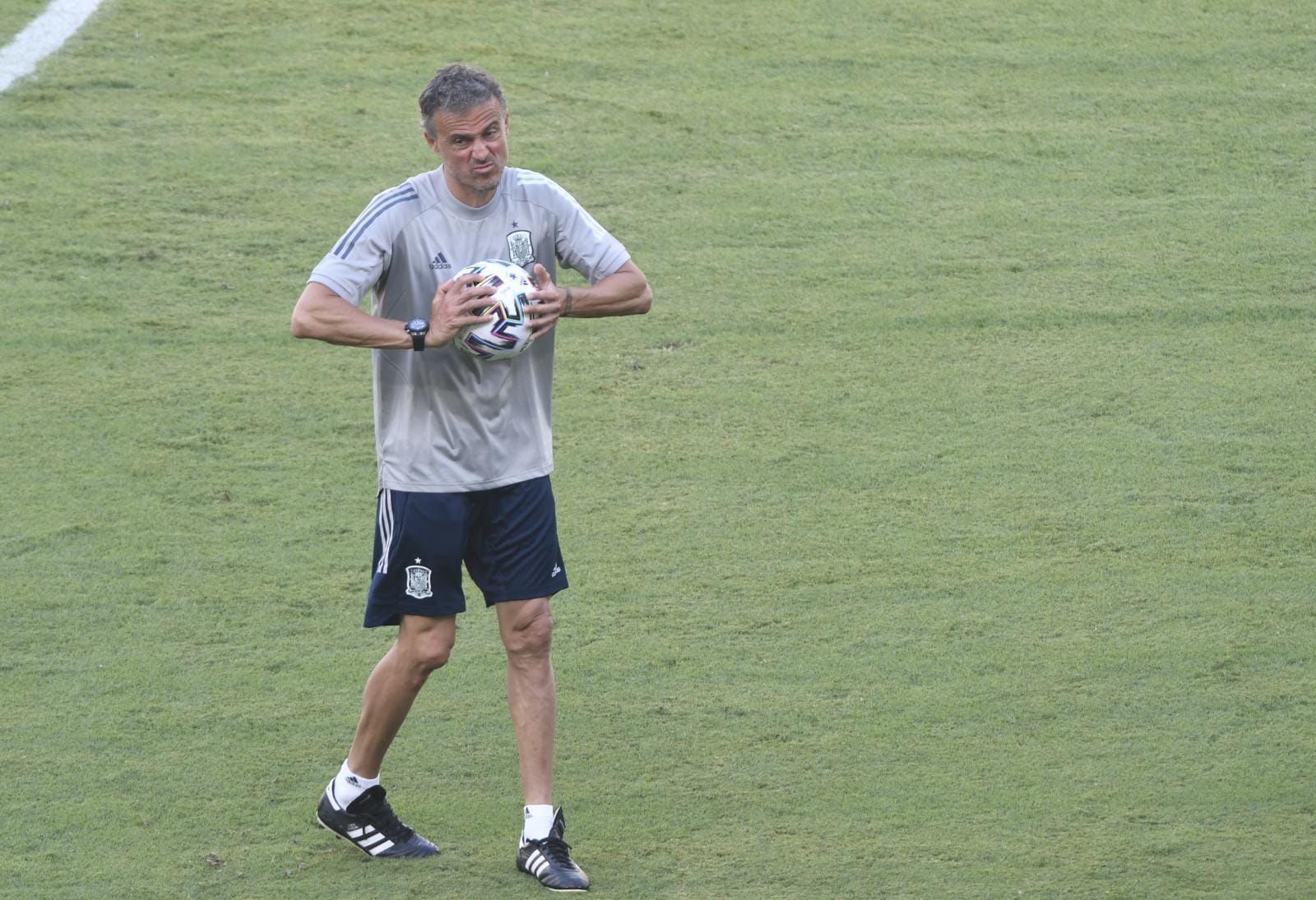  Luis Enrique, durante el entrenamiento previo a Suecia.