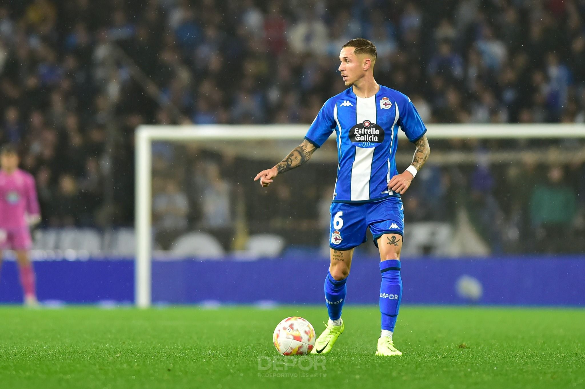  Isi Gómez en Riazor con la camiseta del Deportivo