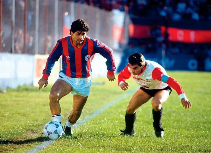  Luis Málvarez con Estudiantes de La Plata
