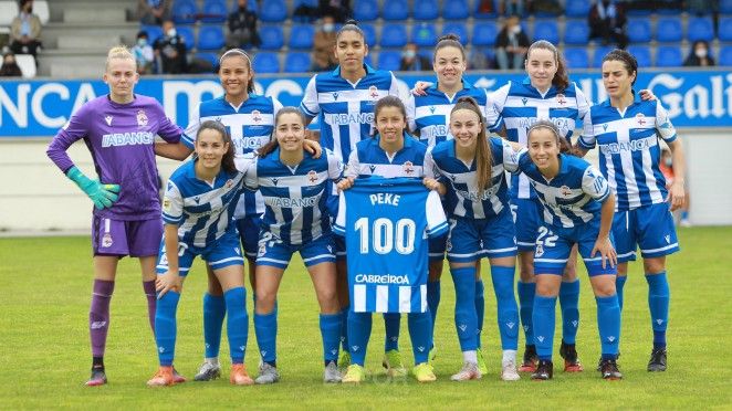 Peke celebra los 100 partidos con el Dépor Abanca.